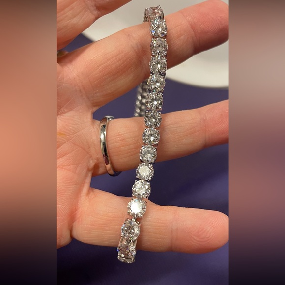 Nadri 7.5” crystal clear CZ tennis bracelet silver tone beautiful heavy quality - Picture 11 of 11